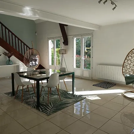 Dans Un Ecrin De Verdure Ressourcant Bed & Breakfast Bourth